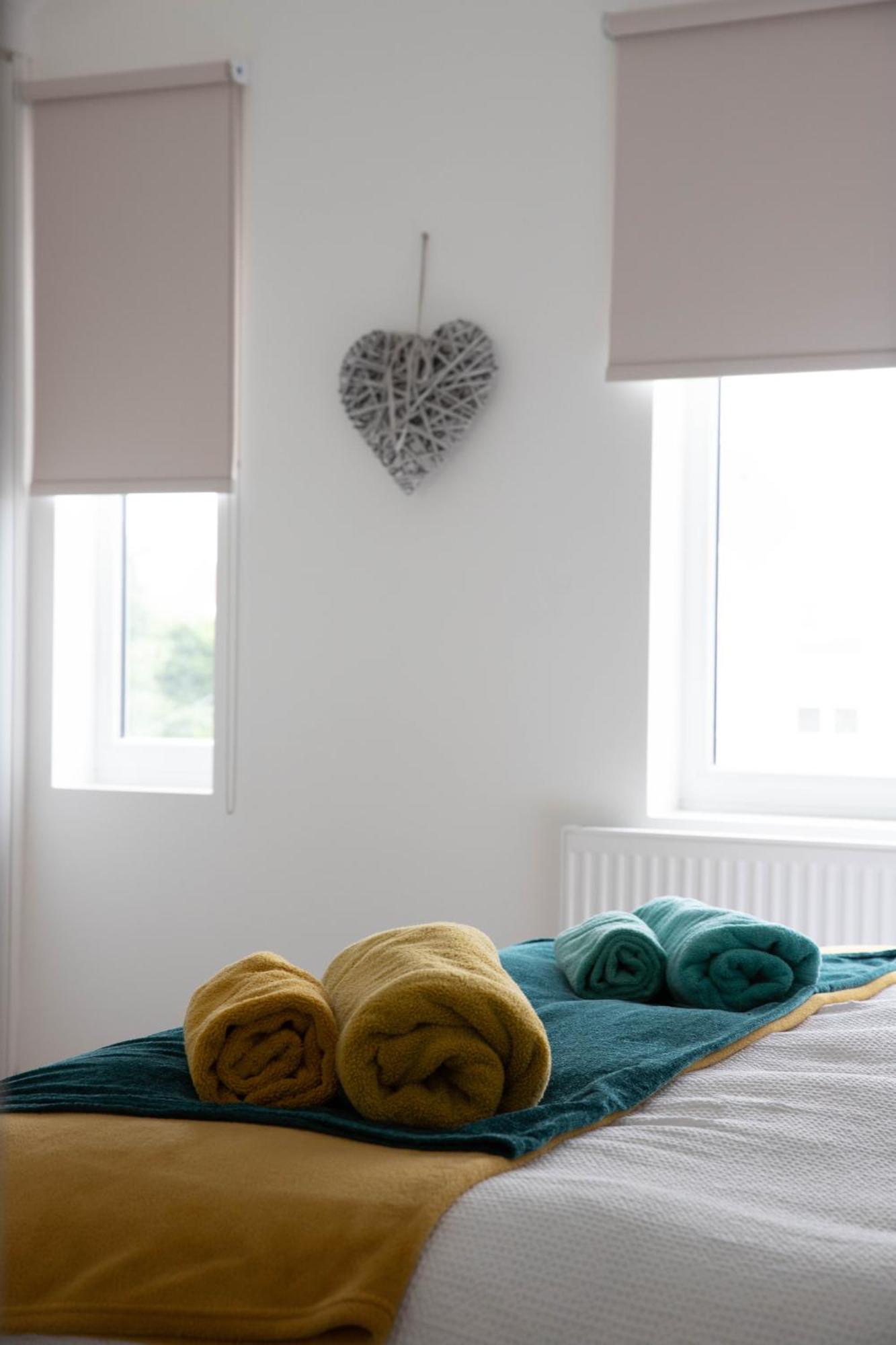 Stunning 2 Bed Apartment With Sea Views Littlestone-on-Sea Екстериор снимка